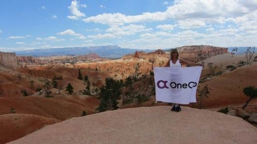 Aase Roth Saxeide, OneCo Vest, forflyttet flagget til det amerikanske kontinent, nærmere bestemt til Bryce National Park.